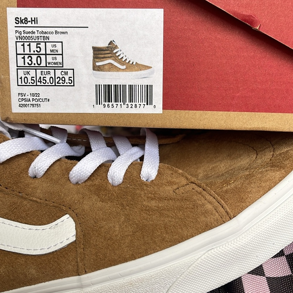 Vans WMNS Sk8-Hi
Pig Suede Tobacco Brown
VN0005U9TBN
Sneakers - Picture 16 of 16